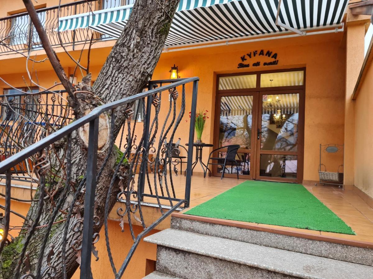Pensiunea Kyfana Zărneşti Exterior foto